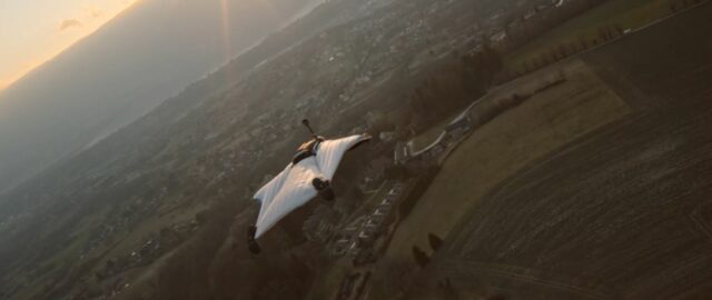 drone fpv vs wingsuit