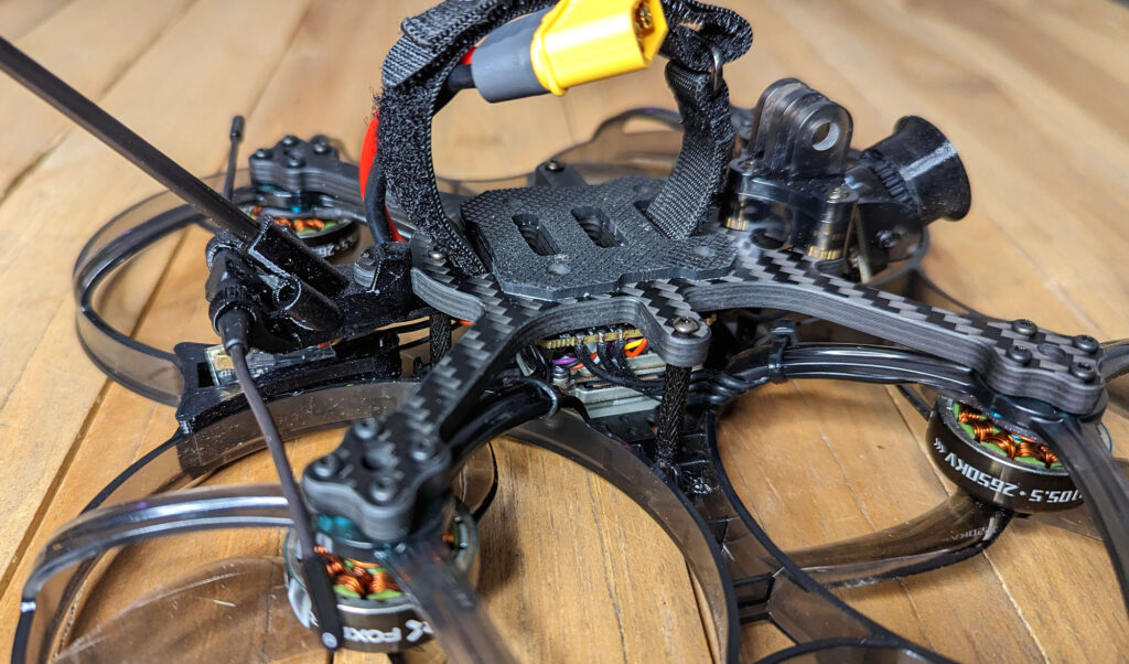 Test Foxeer Foxwhoop 35 strap lipo