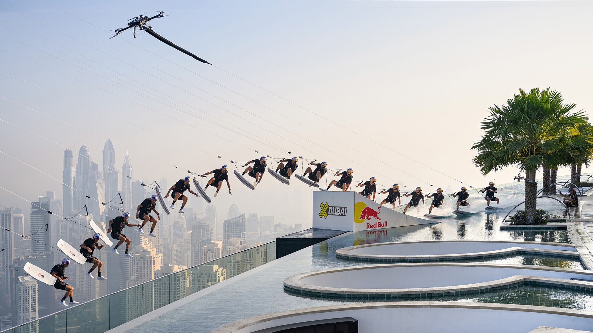 RedBull Drone Wakeskating à Dubai avec Brian Grubb